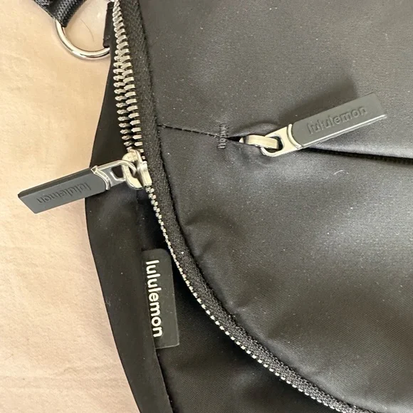 Lululemon Athletica Black “All night festival Bag” - Picture 4 of 15